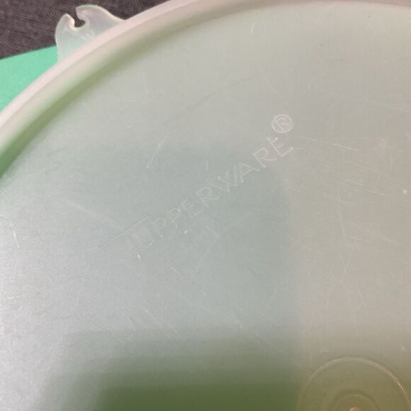 Vintage Tupperware Jadeite Green #786-4 Bowl With Lid Only No Grater / Shredder - Picture 2 of 6
